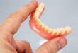 Зубные протезы: 4 момента, на которые стоит обратить внимание при выборе протеза