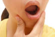 Что делать, если щелкает челюсть при открытии рта: обзор причин и методов лечения